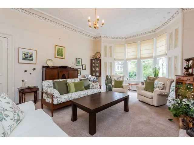 3 bedroom flat  for sale