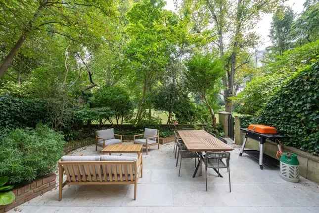 Flat for sale in Randolph Crescent, Little Venice, London W9