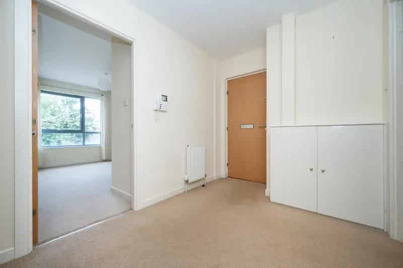 Spacious 2-Bed Flat Near Aberdeen University