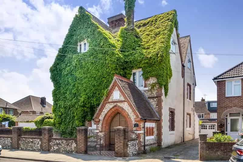 8 Bedroom Detached Victorian Manor House for Sale