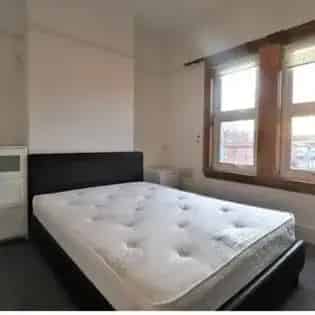 3 Bedroom House 80m² Birmingham Student Friendly