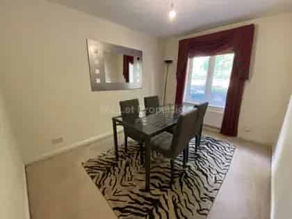 4 Bedroom 2 Bathroom House Manchester Fully Furnished