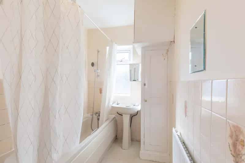 3 Bedroom Semi Detached House to Rent Near Headingly Station