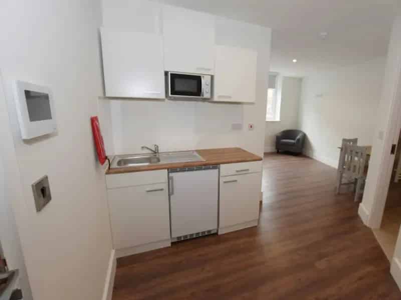 Stylish Town Centre Studio - Near Train Station