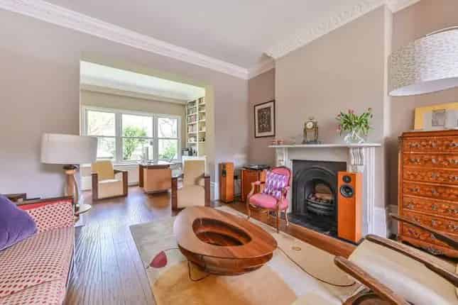 5 Bedroom House for Sale in Durand Gardens Stockwell SW9
