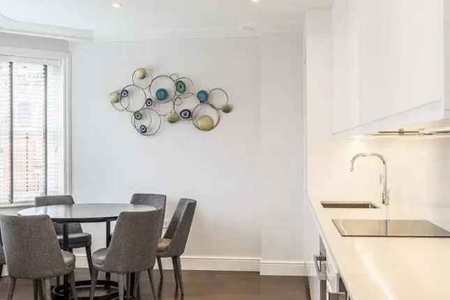 Flat to rent in Hamlet Gardens, London W6