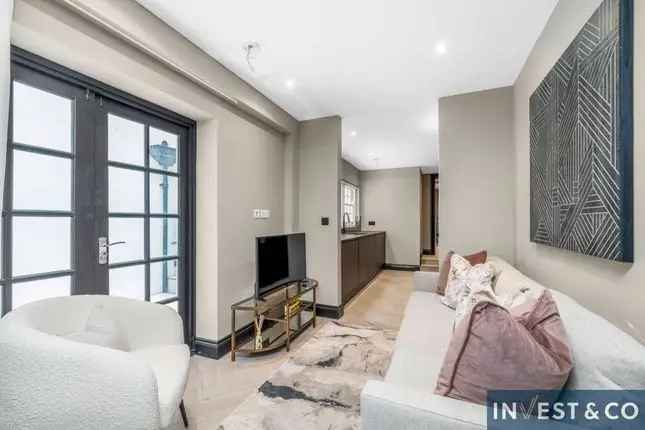 Flat for sale in Ebury Street, London SW1W