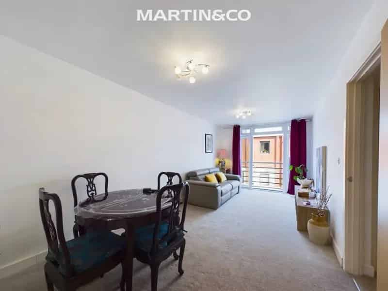 2 Bedroom Flat To Rent Available September 28 2025
