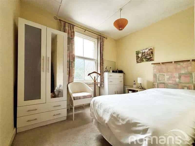 3 Bed House for Sale in Kings Ride Camberley