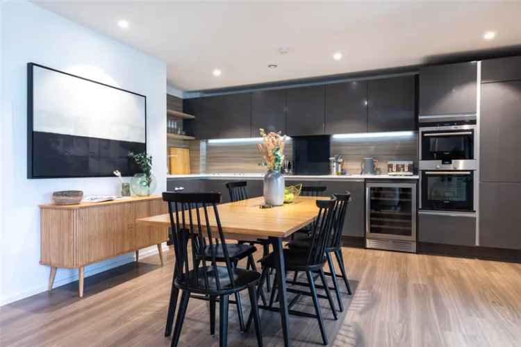 2 Double Bedroom Flat Southfields London