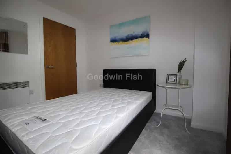 3 Bedroom Apartment Near Manchester City Centre