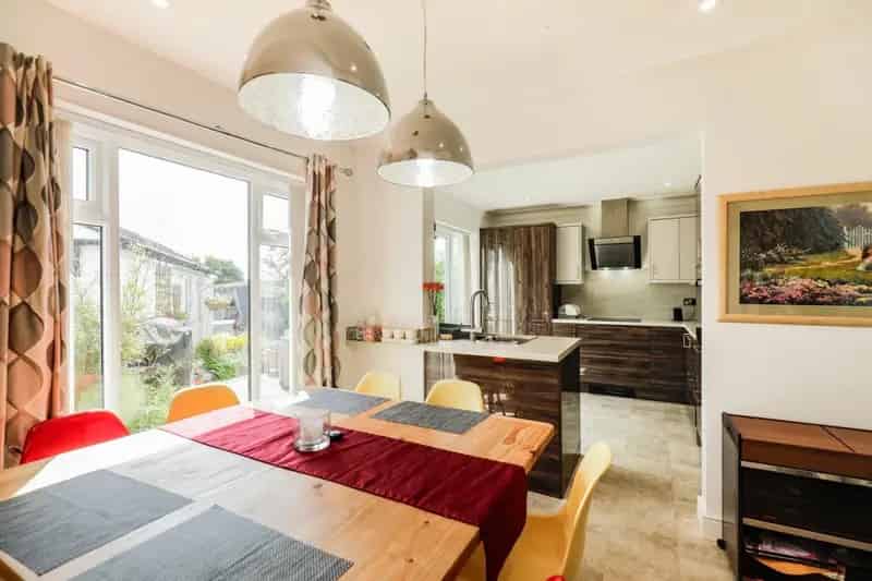 4 bedroom House
 For Sale