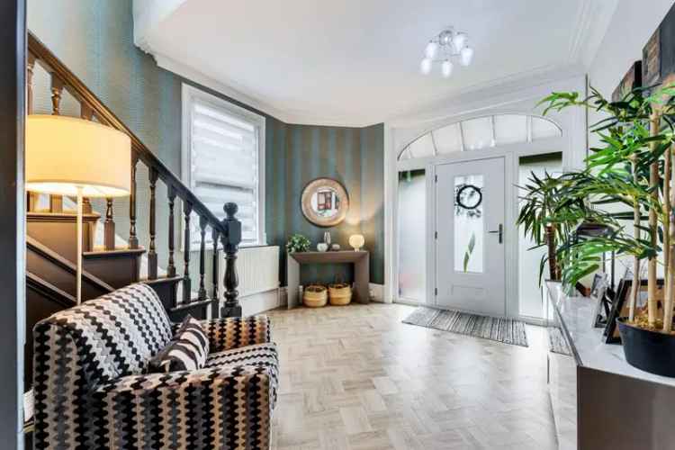 5 bedroom detached house for sale