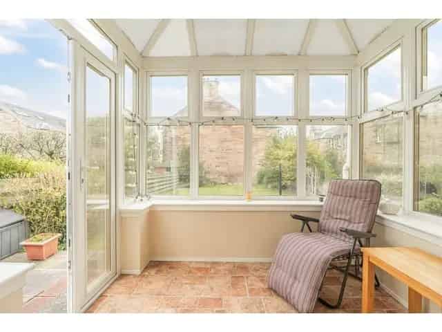 2 Bedroom Bungalow for Sale in Shandon Edinburgh