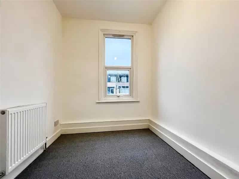 2 3 Bedroom Maisonette Catford SE6 Private Garden Modern Kitchen Close to Stations