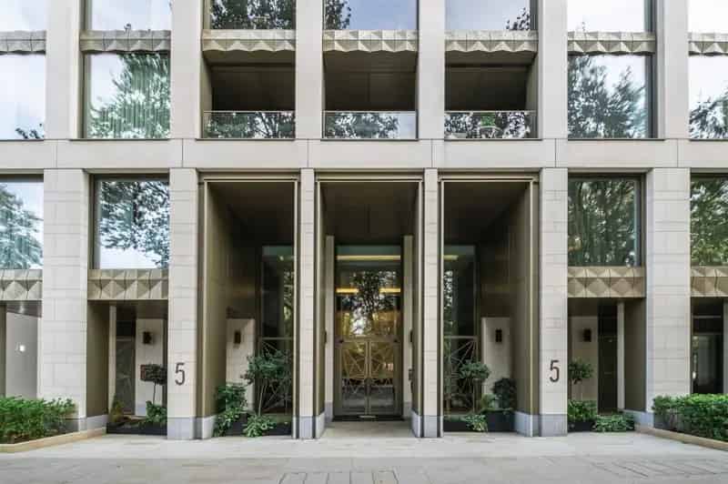 3 Bedroom River Thames View Apartment for Sale