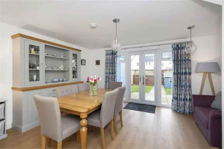 3 Bed Townhouse with 2 Reception Rooms and South-West Garden