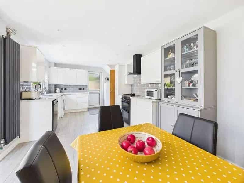3 Bed Detached House For Sale