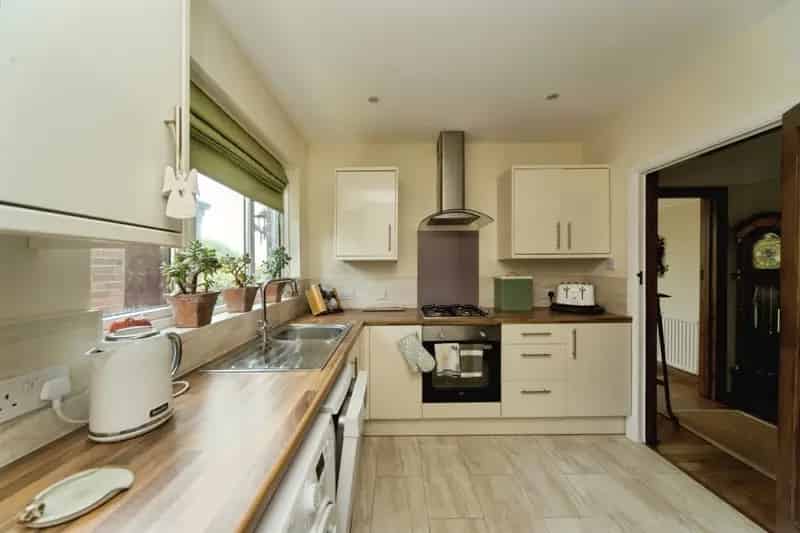 Three Bedroom Detached House Bexhill South Facing Garden Garage Driveway Parking