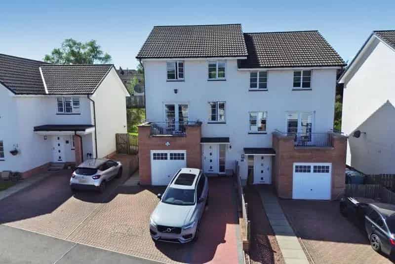 4 Bedroom Semi-Detached House for Sale