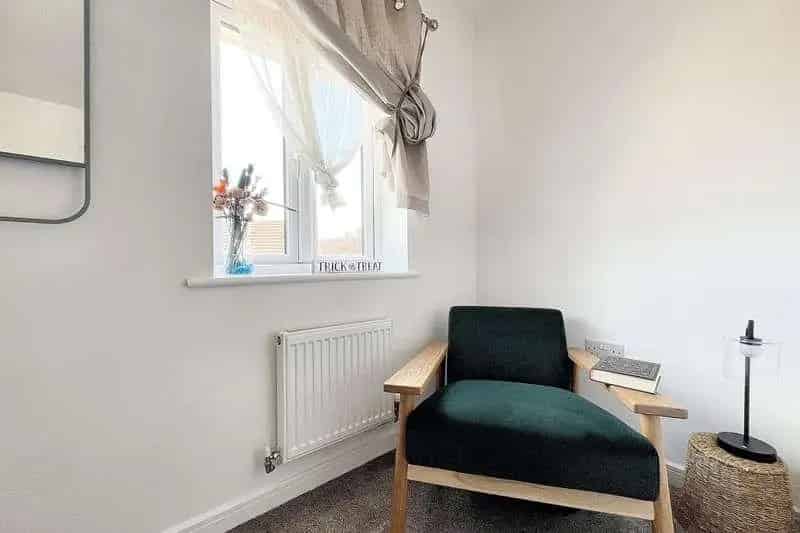 2 Bed House for Sale - Modern Interior, Garden & Parking