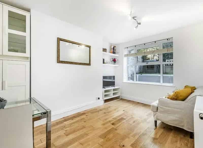 One Double Bedroom Flat West Hampstead Private Garden