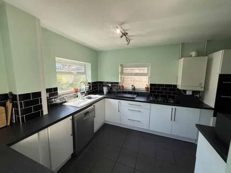 3 Bedroom Victorian Terraced House For Sale