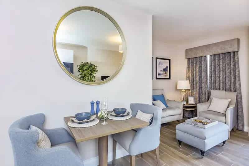 Watermead View Retirement Apartment: 2-Bed, Top Floor, Stunning Views