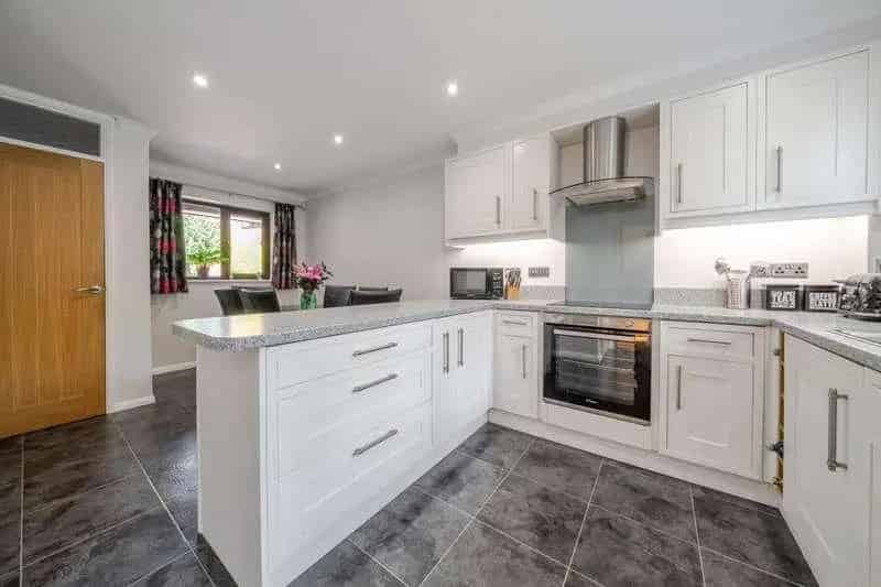 3 Bed Detached House for Sale in Chineham Basingstoke
