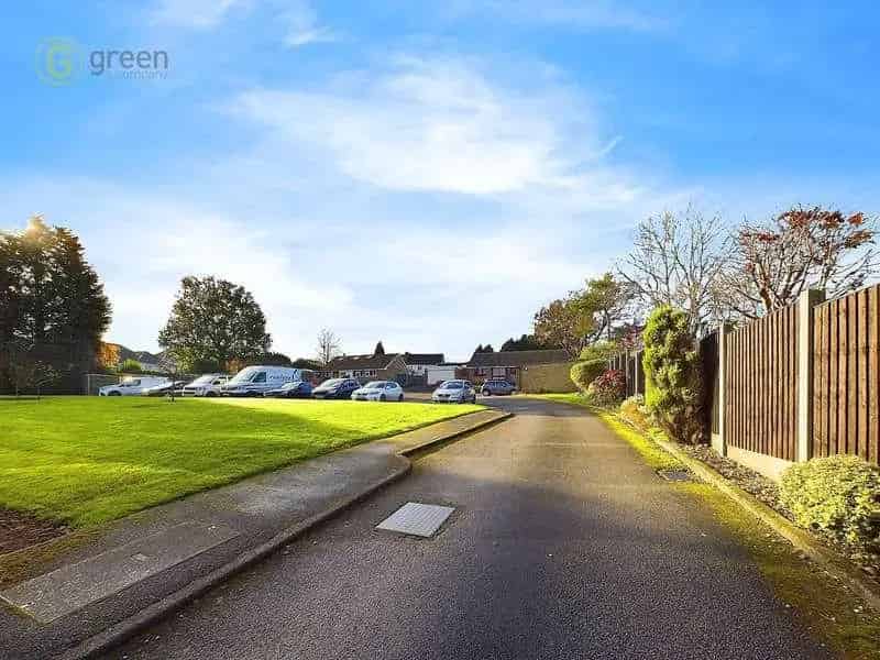 2 Bed Flat for Sale in Four Oaks