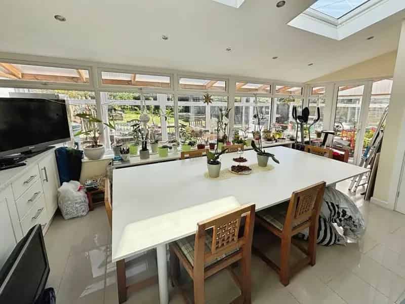3 Bedroom Semi Detached House Upton Cheshire