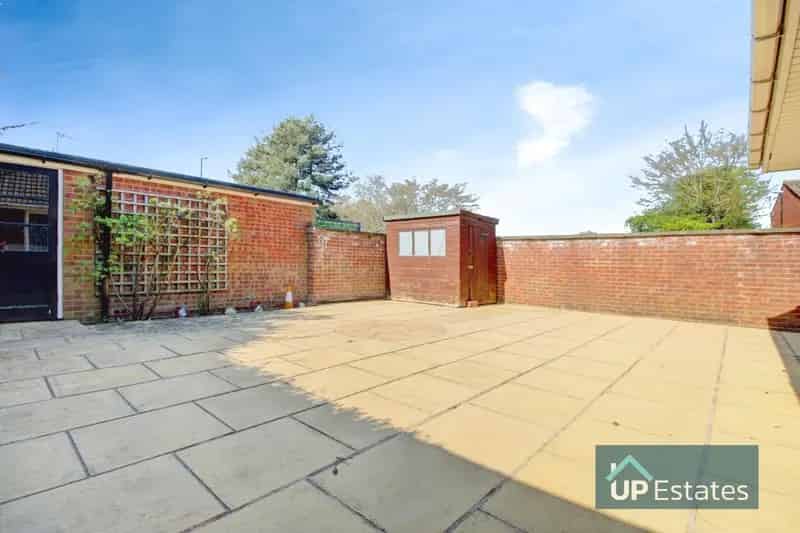 2 Bedroom Semi-Detached Bungalow House to Rent
