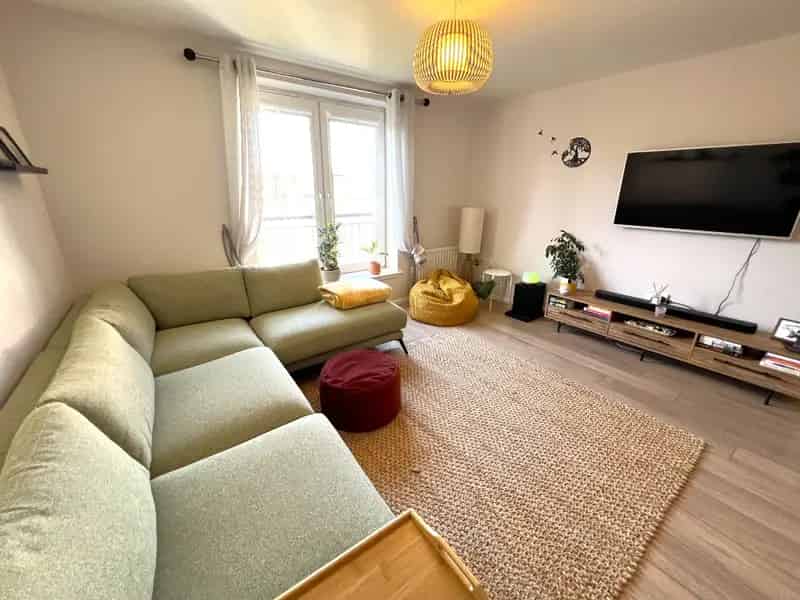 2 Bedroom Flat House to Rent in Bonnington