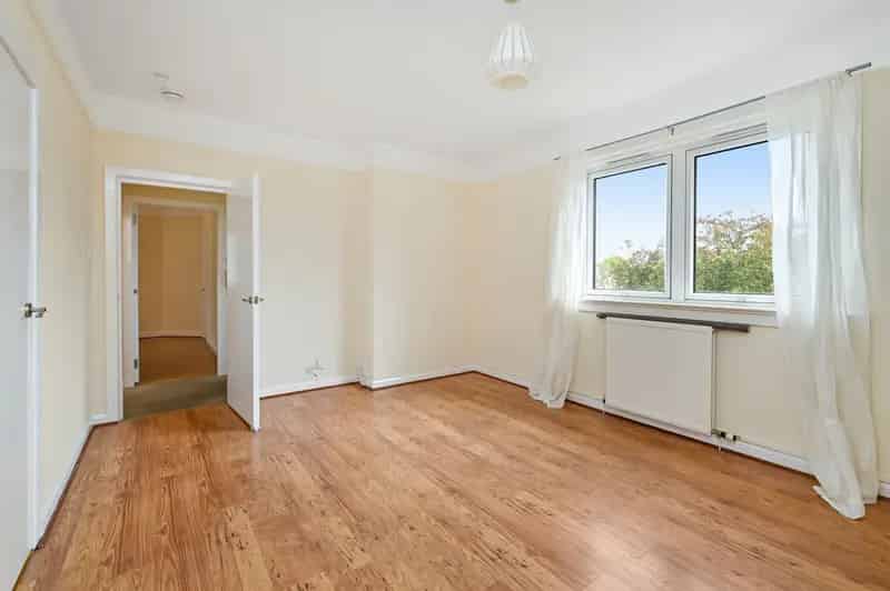 2 Bedroom Flat House to Rent in Edinburgh Trinity