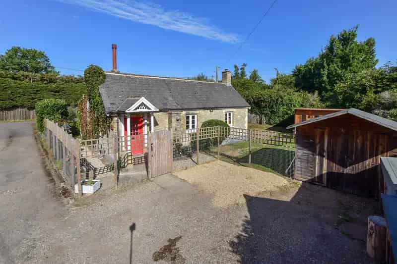 2 Bedroom Detached Bungalow for Sale Near Paddock Wood