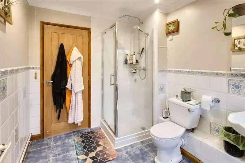 5 Bed Detached House For Sale