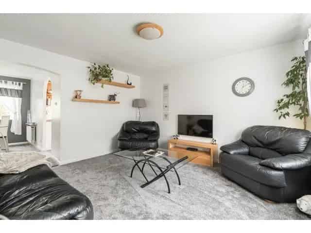 3 Bedroom Semi Detached House for Sale in South Gyle
