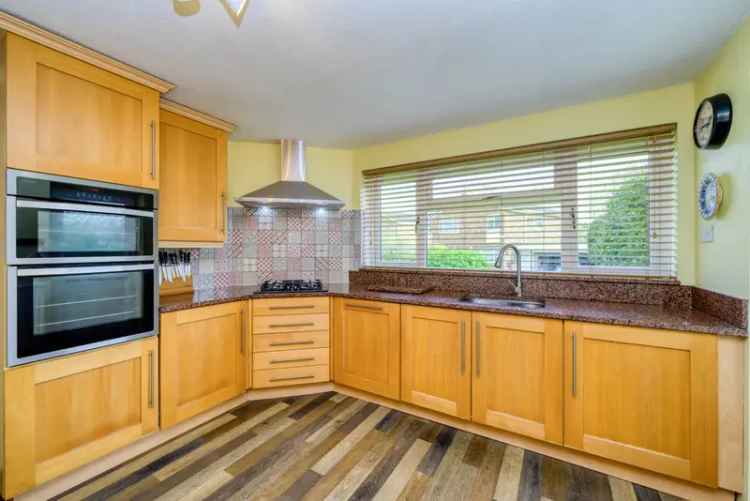 5 Bedroom Detached House to Rent Caversham