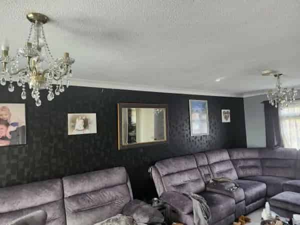 Large 3 Bed House with Electric Car Charger Near Lakeside