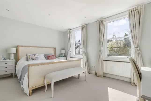 4 Bedroom Terraced House for Sale Chaldon Road London SW6