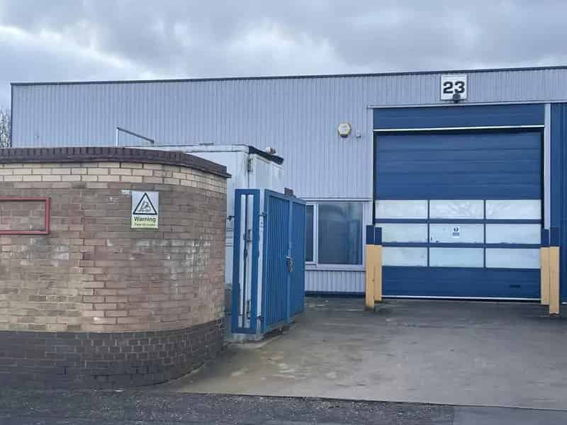 Light Industrial Warehouse Unit To Let
