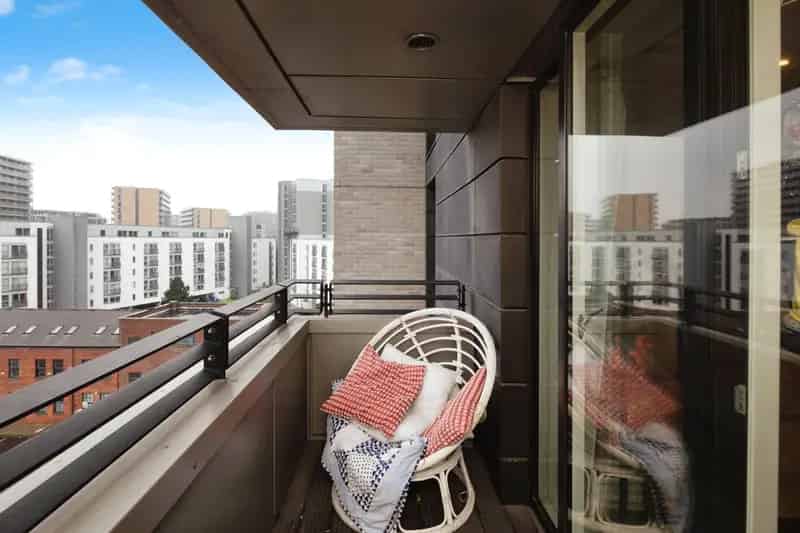 Two Bedroom Manchester Apartment with Balcony and City Views