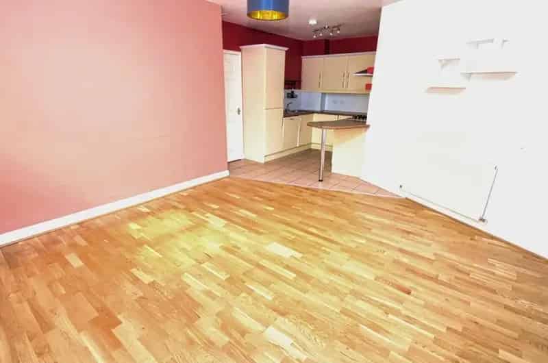 2 bedroom Flat
 For Sale