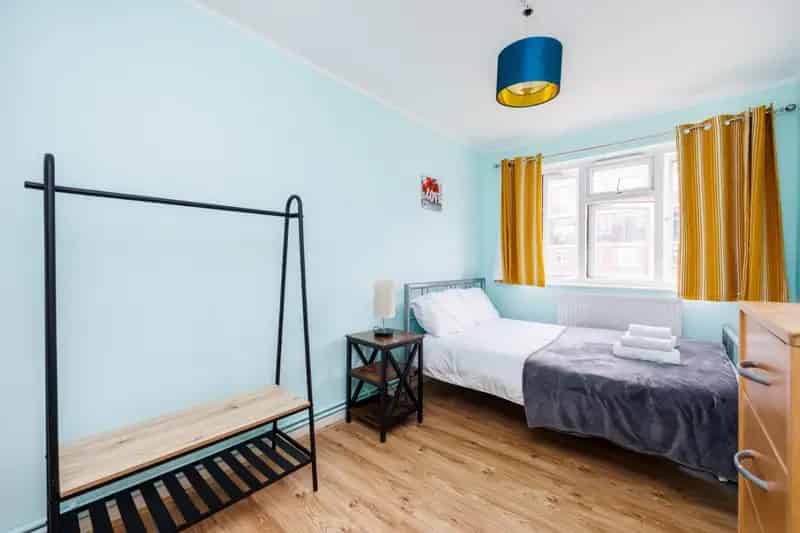 3 Bedroom Duplex Apartment Hoxton