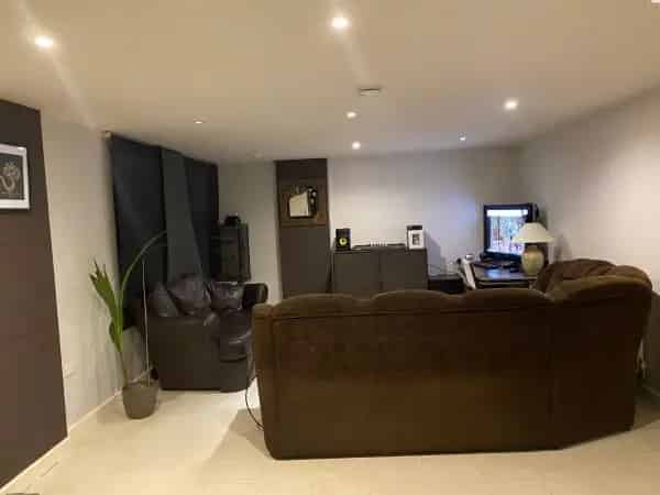 Large Ground Floor Flat with Garden and Car Park 2 Bedrooms