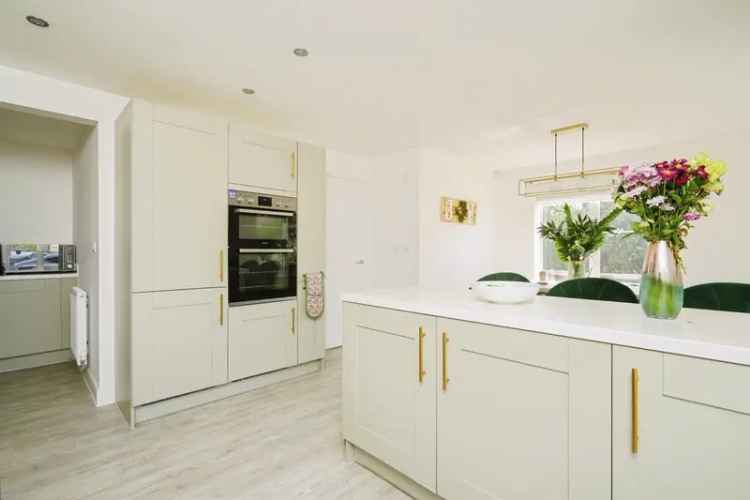 Four Bedroom Detached House with Country Views