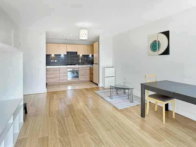 2 Bedroom Apartment for Sale Cambridge