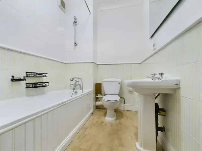 Two Bedroom Apartment Near Cold Bath Road