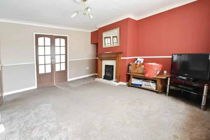 2 bedroom Bungalow
 For Sale 
Total Size: 746 SQ FT
