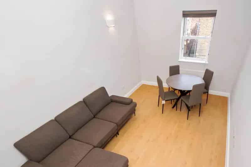 3 Bedroom Apartment to Rent Chatsworth Road
